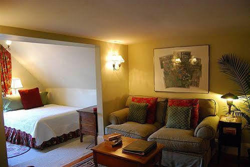 Rothschild Pound House Inn Columbus Exterior foto